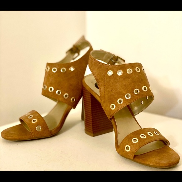 Guess Heels Size:8.5 - Picture 3 of 5